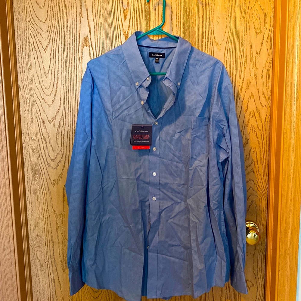 NWT Mens long sleeve button down shirt